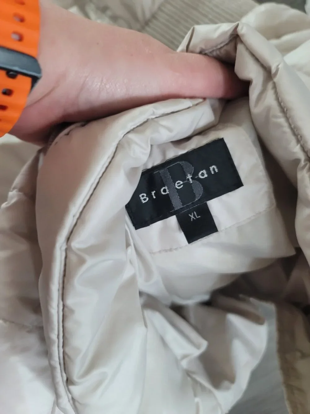 Womens Braetan full zip and botton light beige puffer coat - size XL - no hood